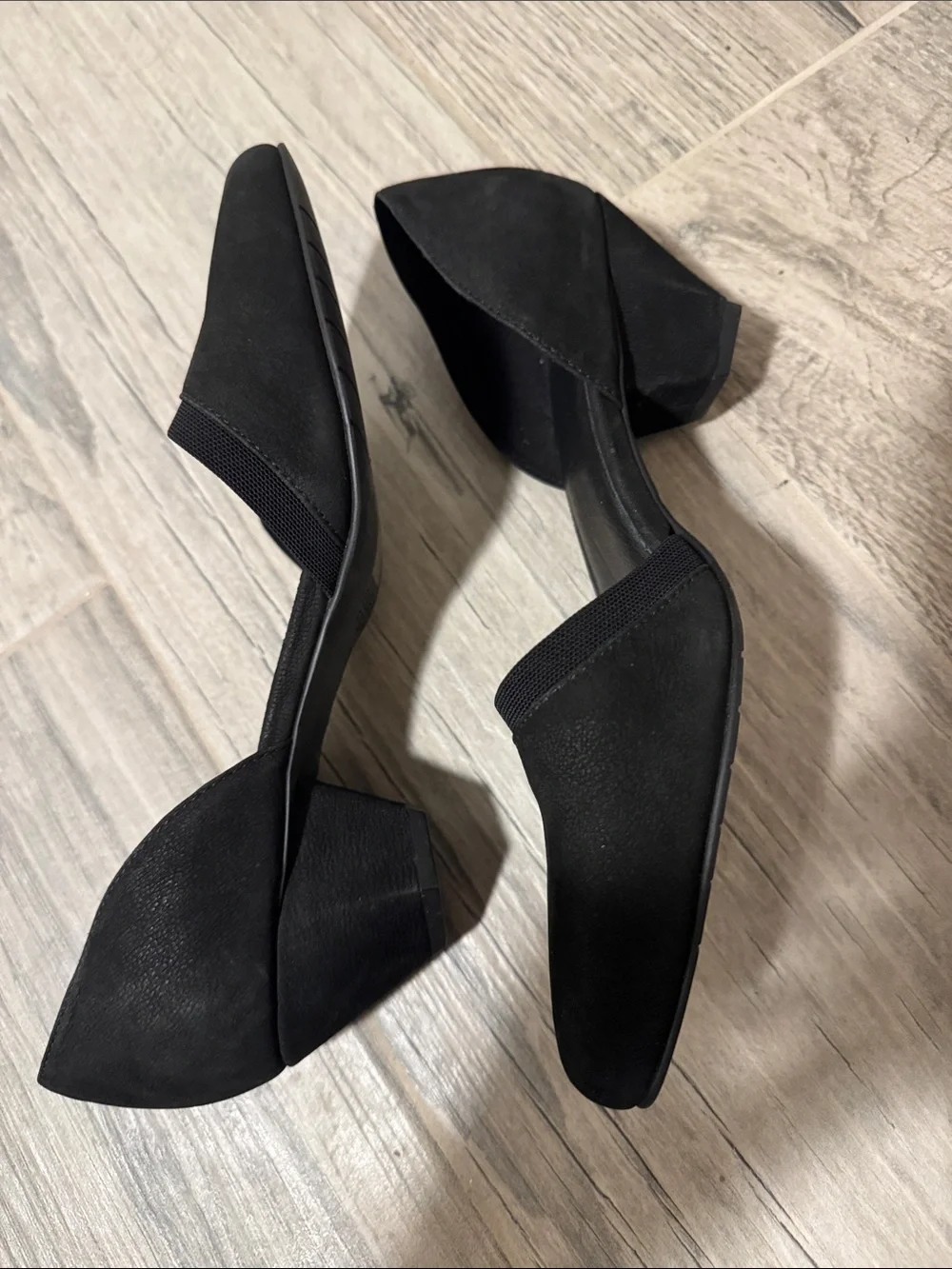 Eileen Fisher Black leather low heel pump